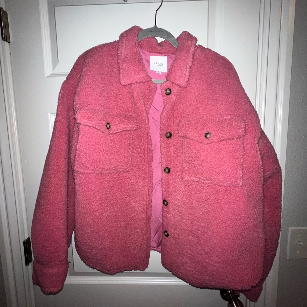 Lelis fluffy button down